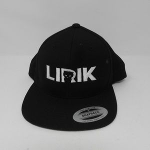 Lirik Snapback Black White Basketball Flat BrimHat